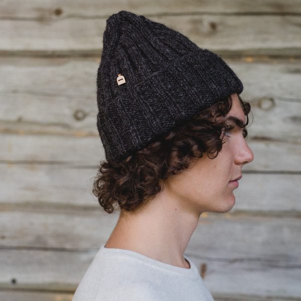 Myssyfarmi Farmesters Jymy Beanie Tummaharmaa