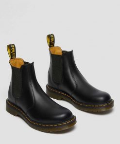 Dr. Martens 2976 Smooth Leather Chelsea Boots Black