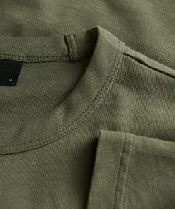 Men's Moment tee thrill green