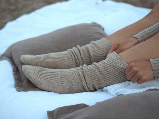 Balmuir Berry Ribbed Kashmir Socks Spelt