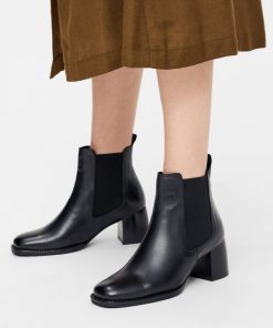 Bianco Biadalya Chelsea Boot Black