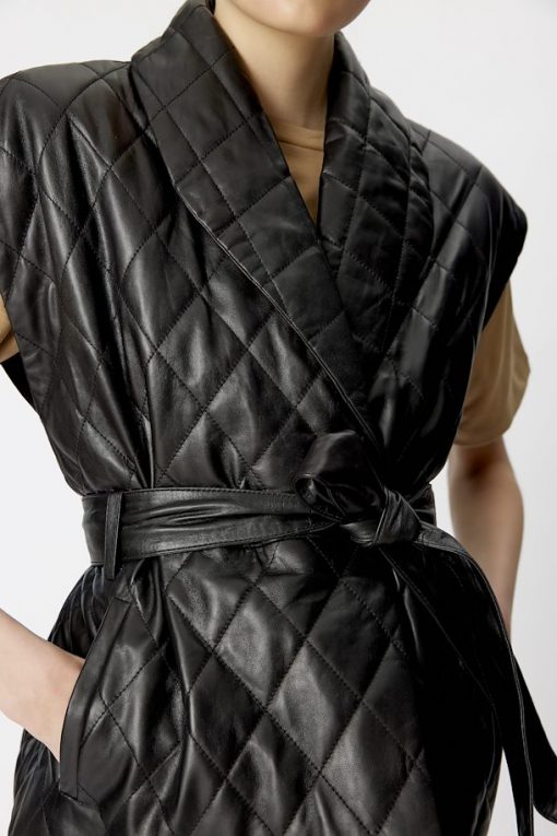 Gestuz Lovagz waistcoat Black