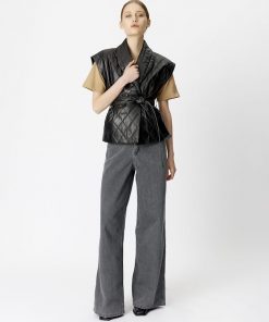 Gestuz Lovagz waistcoat Black