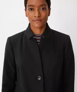 Comma, Coat Black