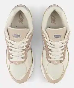 New balance 2002 Driftwood With Sandstone And Moonbeam
