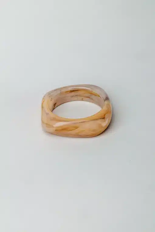 Bow19 Details Big Square Bracelet Beige