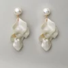 Bow19 Details Pearl Leaf Earrings White