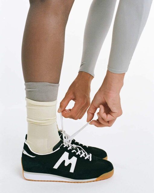Karhu Mestari Black/White