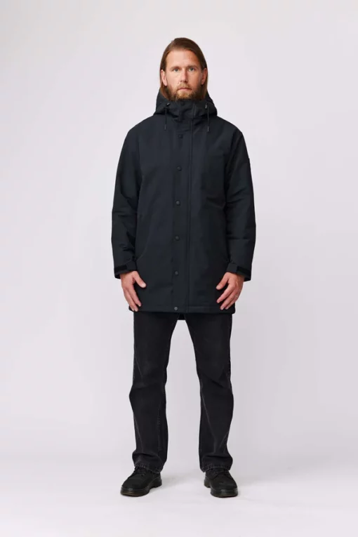 Makia Glacier Parka Black