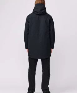 Makia Glacier Parka Black