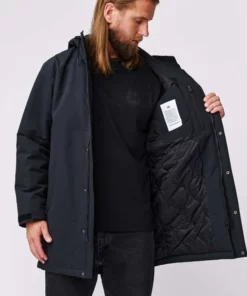 Makia Glacier Parka Black