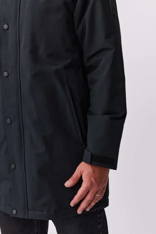 Makia Glacier Parka Black