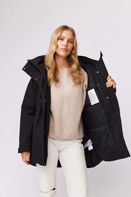 Makia Woman Aire Parka Black