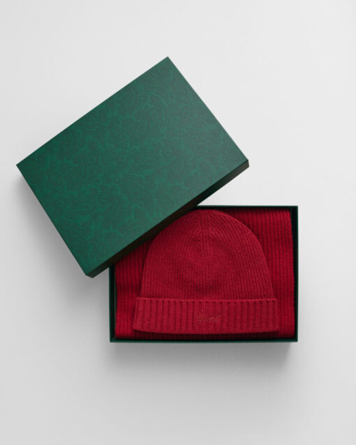Gant Woman Script Beanie & Scarf Gift Set Cherry Red