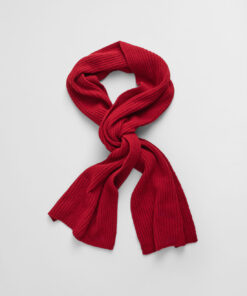 Gant Woman Script Beanie & Scarf Gift Set Cherry Red