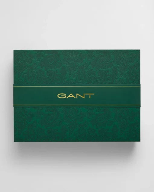 Gant Woman Script Beanie & Scarf Gift Set Cherry Red