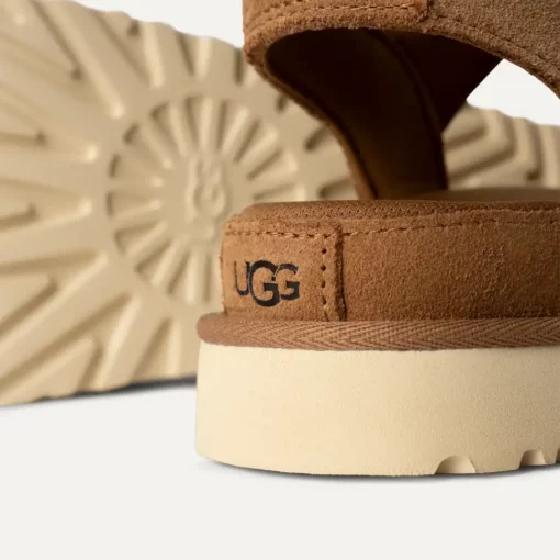 UGG Women's Goldenstar Sandal Chestnut