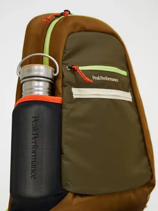 Peak Performance Outdoor Crossbody Bag Earth Summit