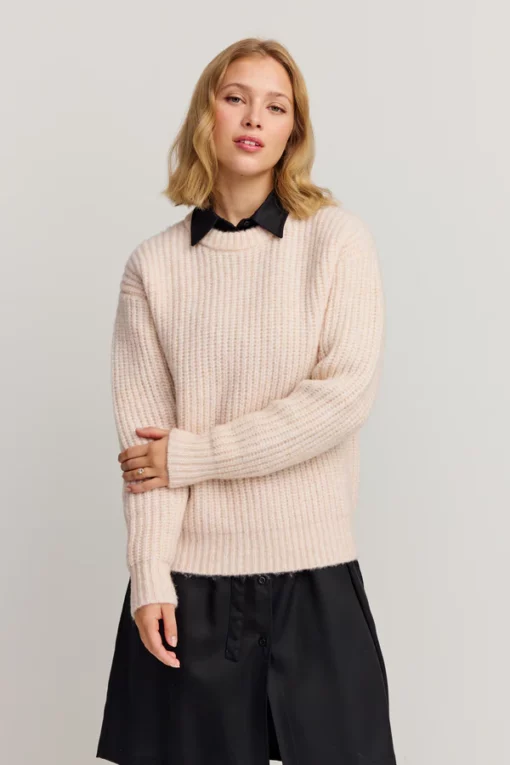 Makia Woman Mabel Knit Ecru