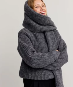 Makia Woman Mabel Knit Grey