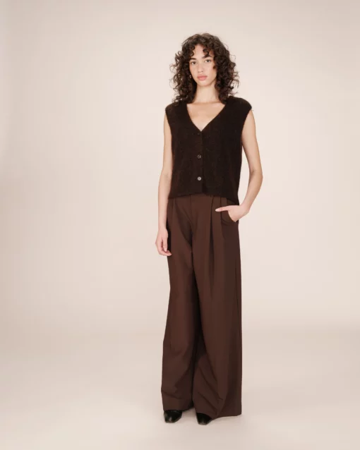 Grace & Mila Santa Knit Vest Chocolate