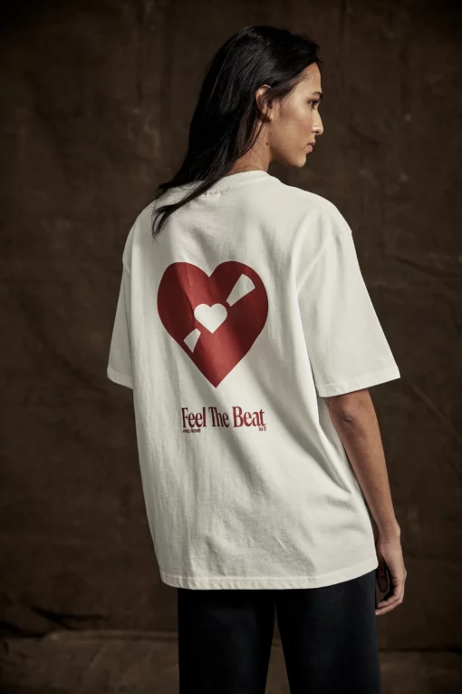 Aveny Berkeley Tee Feel The Beat Almost White