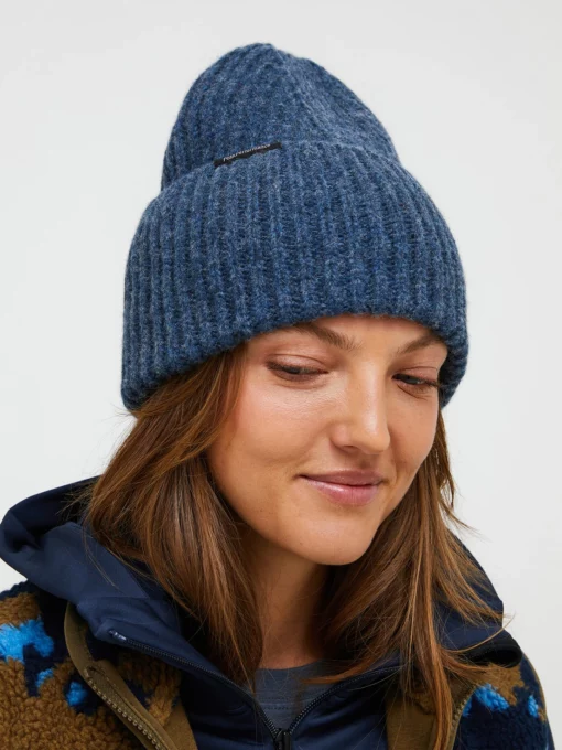 Peak Performance Mason Hat Mountain Lake