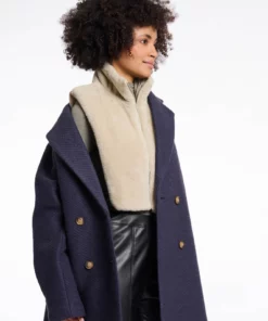 Rino & Pelle Nura Reversible Bib With Faux Fur Birch