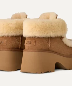 UGG Women's Classic Esmee Lace Up Boot Chestnut