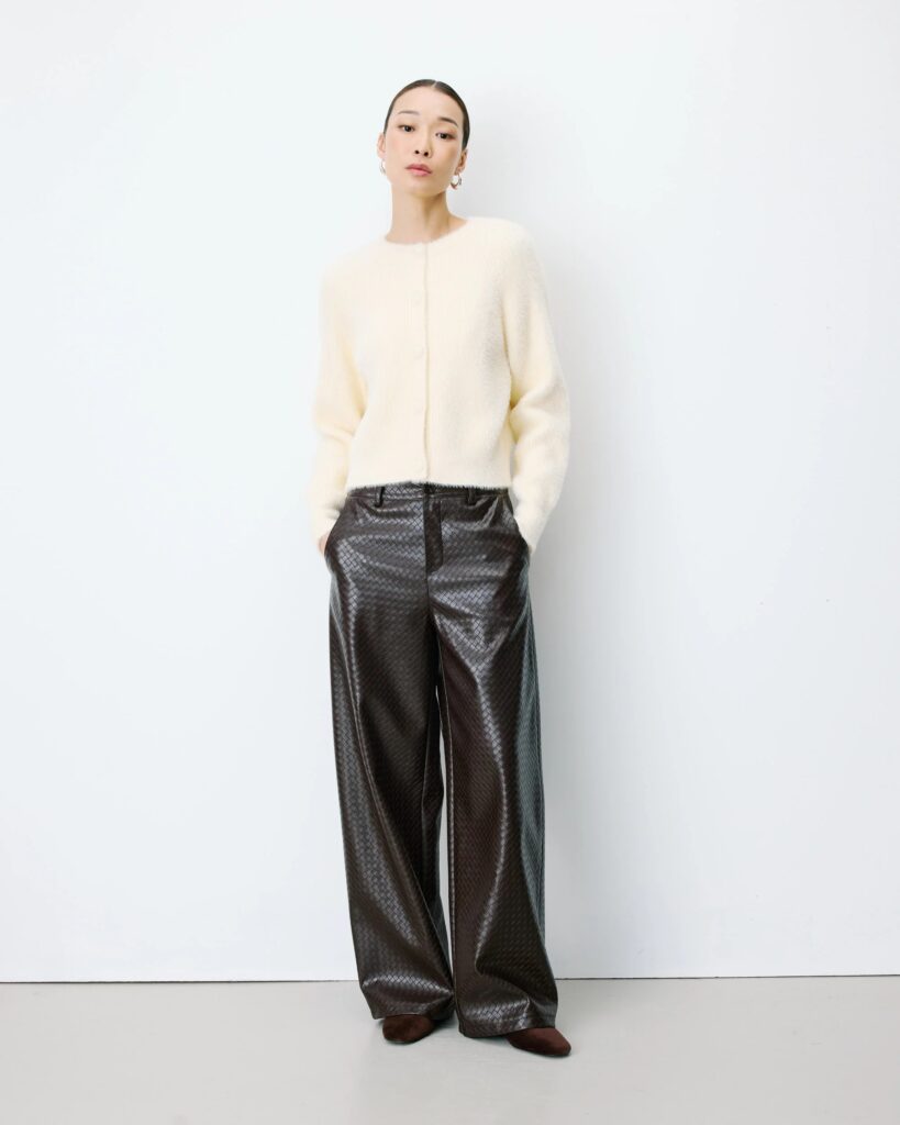 Grace & Mila Buttoned Crew Neck Cardigan Aleron Vanille