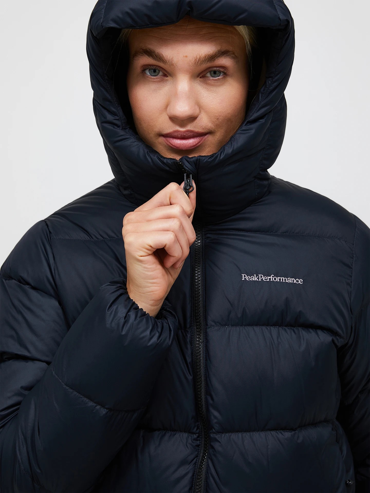 Peak Performance Frost Down Puffer Jacket Women Black