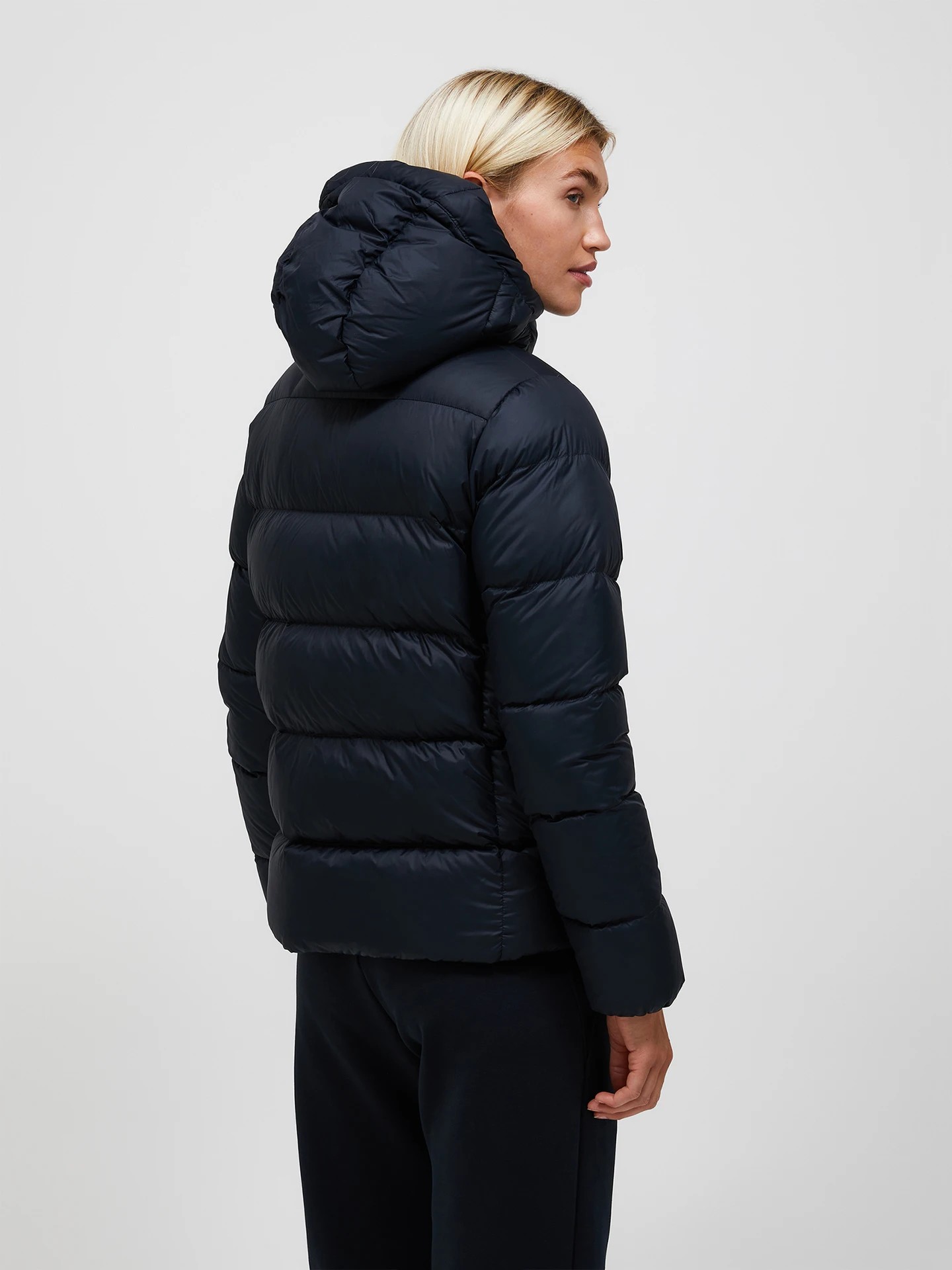 Peak Performance Frost Down Puffer Jacket Women Black