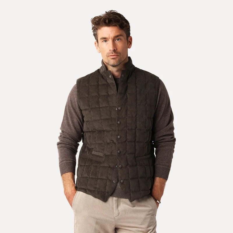 Less Worries Tech Cord Vest Chocolate