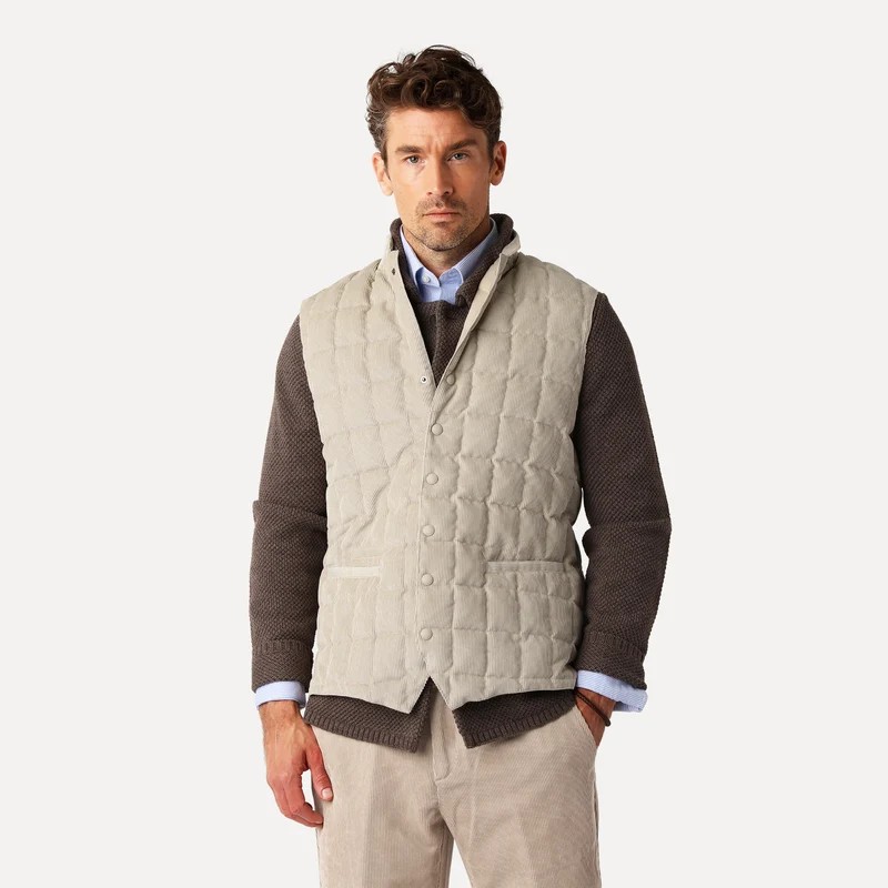 Less Worries Tech Cord Vest Light Sand