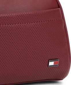 Tommy Hilfiger Perforated Pocket Enamel Flag Washbag Bordeaux